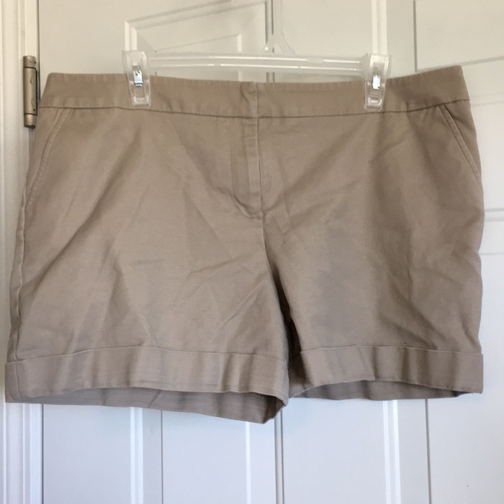 Cute tan shorts with stretch!